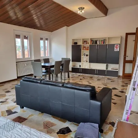 B&B Cuore Di Verbania ホームステイ ヴェルバーニア